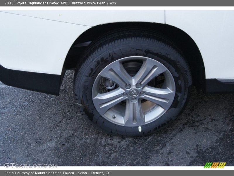 Blizzard White Pearl / Ash 2013 Toyota Highlander Limited 4WD