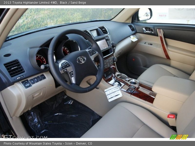 Black / Sand Beige 2013 Toyota Highlander Limited 4WD