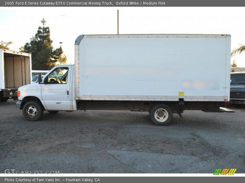 Oxford White / Medium Flint 2005 Ford E Series Cutaway E350 Commercial Moving Truck