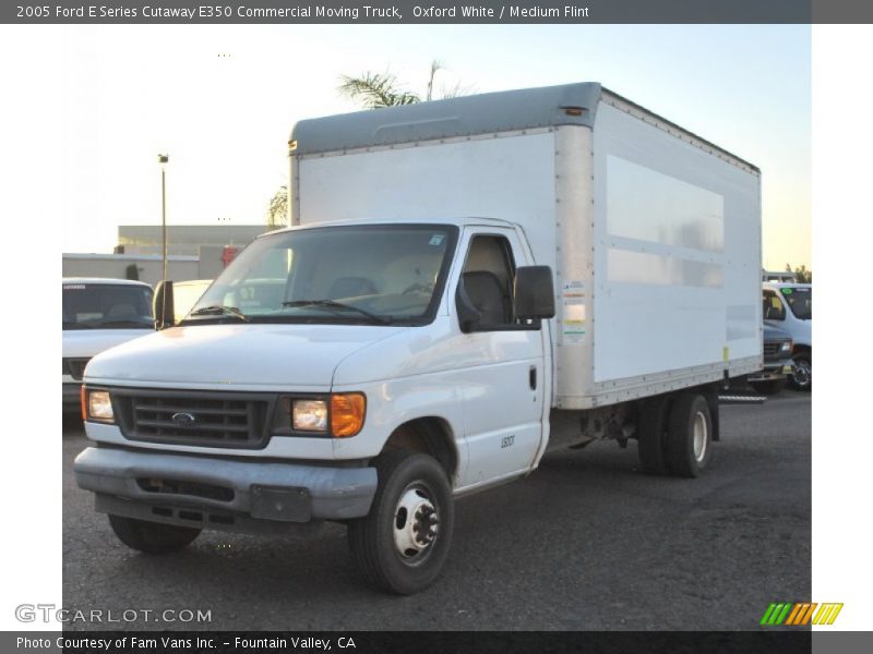 Oxford White / Medium Flint 2005 Ford E Series Cutaway E350 Commercial Moving Truck