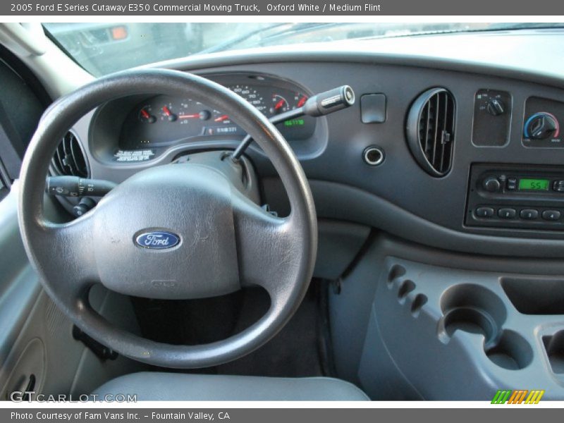 Oxford White / Medium Flint 2005 Ford E Series Cutaway E350 Commercial Moving Truck