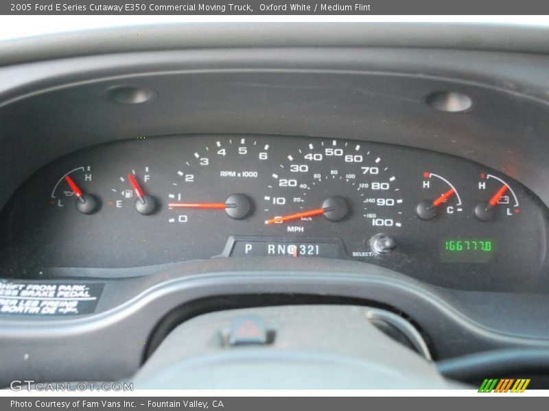 Oxford White / Medium Flint 2005 Ford E Series Cutaway E350 Commercial Moving Truck