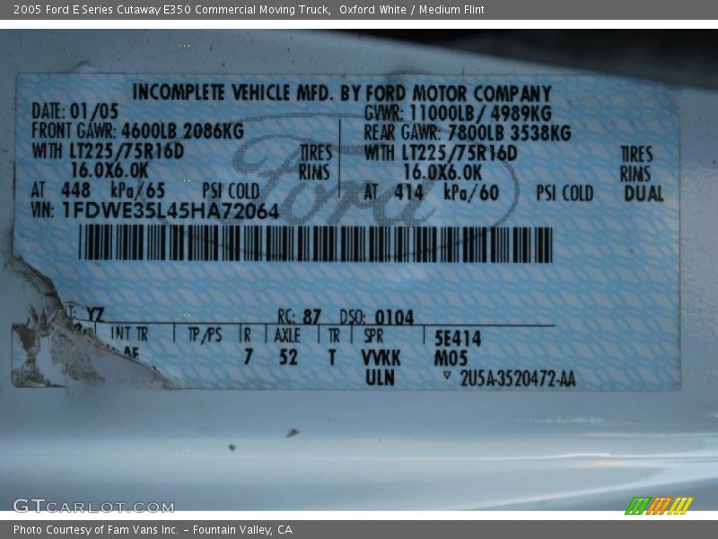 Oxford White / Medium Flint 2005 Ford E Series Cutaway E350 Commercial Moving Truck