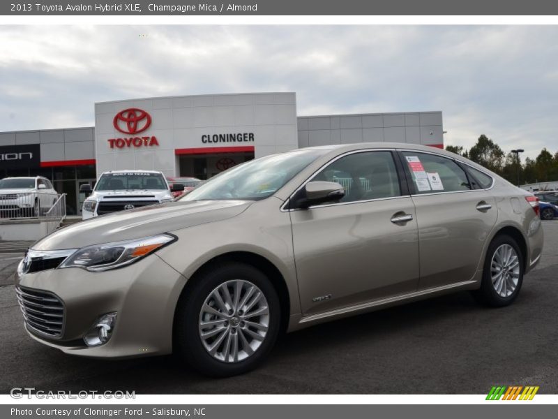 Champagne Mica / Almond 2013 Toyota Avalon Hybrid XLE