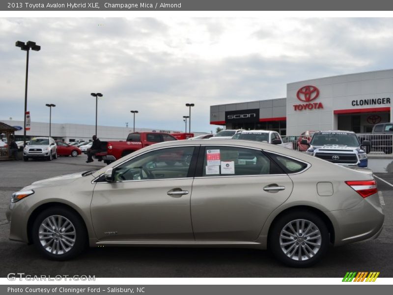 Champagne Mica / Almond 2013 Toyota Avalon Hybrid XLE