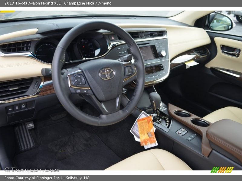 Champagne Mica / Almond 2013 Toyota Avalon Hybrid XLE