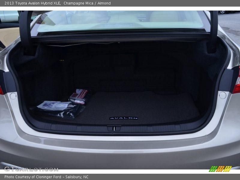 Champagne Mica / Almond 2013 Toyota Avalon Hybrid XLE