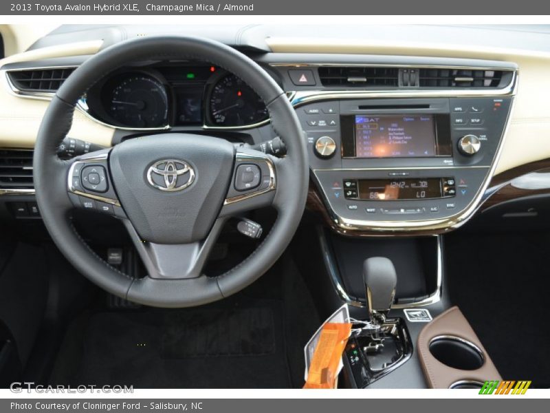 Champagne Mica / Almond 2013 Toyota Avalon Hybrid XLE