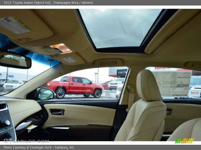 Champagne Mica / Almond 2013 Toyota Avalon Hybrid XLE