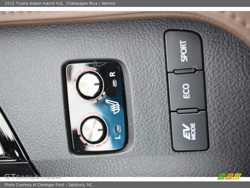 Champagne Mica / Almond 2013 Toyota Avalon Hybrid XLE