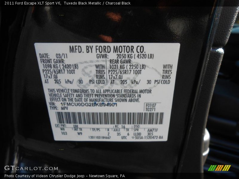Tuxedo Black Metallic / Charcoal Black 2011 Ford Escape XLT Sport V6
