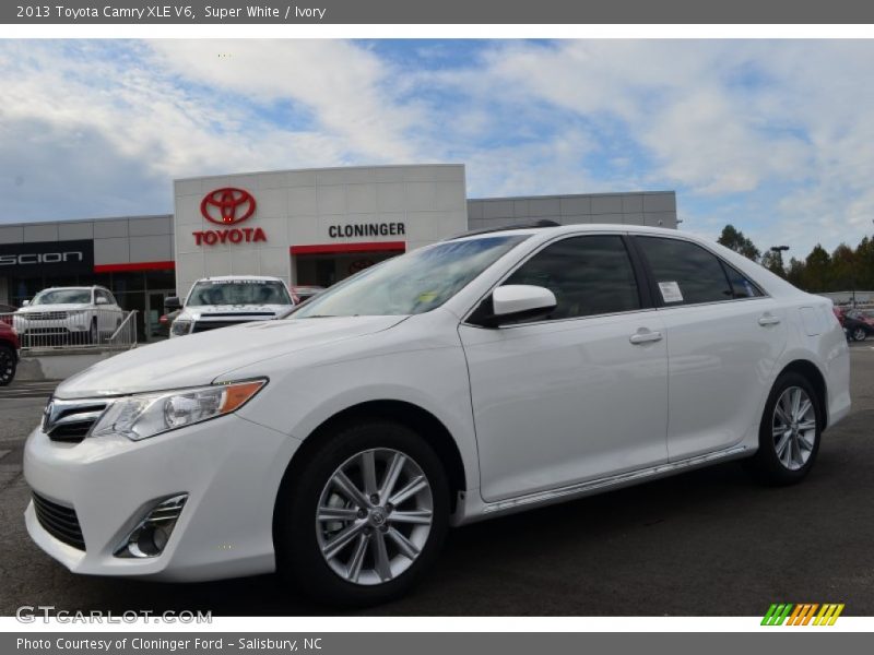 Super White / Ivory 2013 Toyota Camry XLE V6