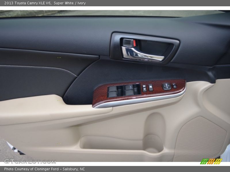 Super White / Ivory 2013 Toyota Camry XLE V6