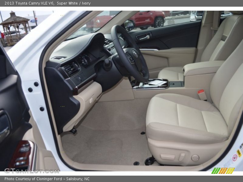 Super White / Ivory 2013 Toyota Camry XLE V6
