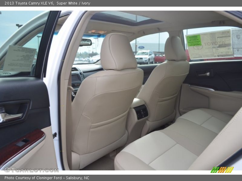 Super White / Ivory 2013 Toyota Camry XLE V6