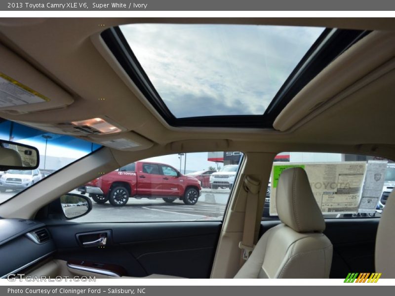 Super White / Ivory 2013 Toyota Camry XLE V6