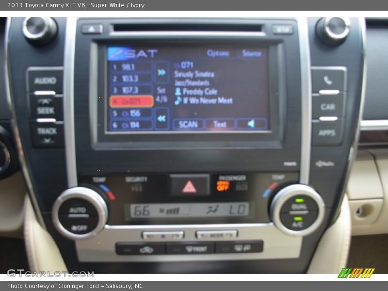 Super White / Ivory 2013 Toyota Camry XLE V6