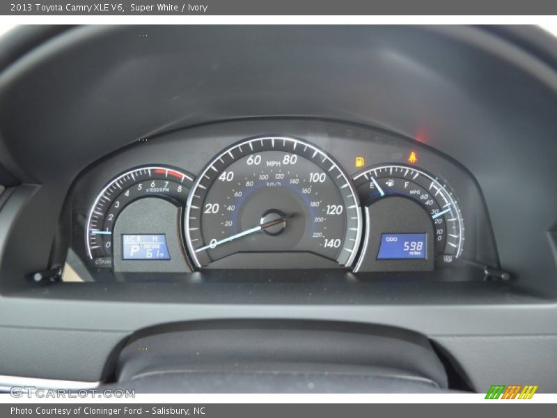 Super White / Ivory 2013 Toyota Camry XLE V6