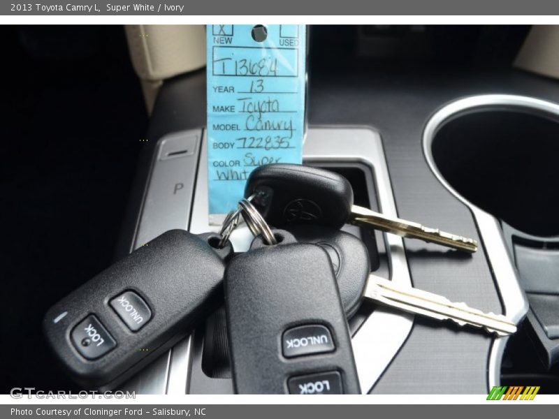 Super White / Ivory 2013 Toyota Camry L