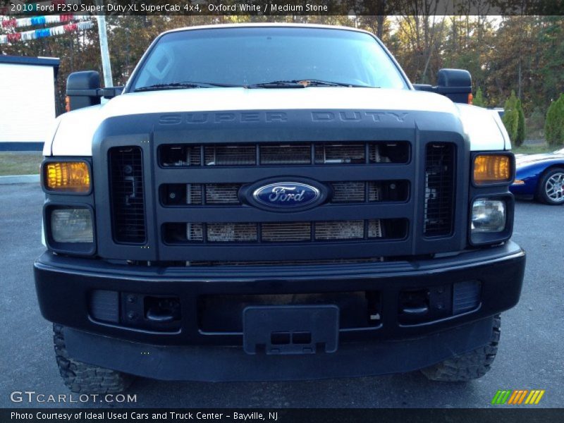 Oxford White / Medium Stone 2010 Ford F250 Super Duty XL SuperCab 4x4