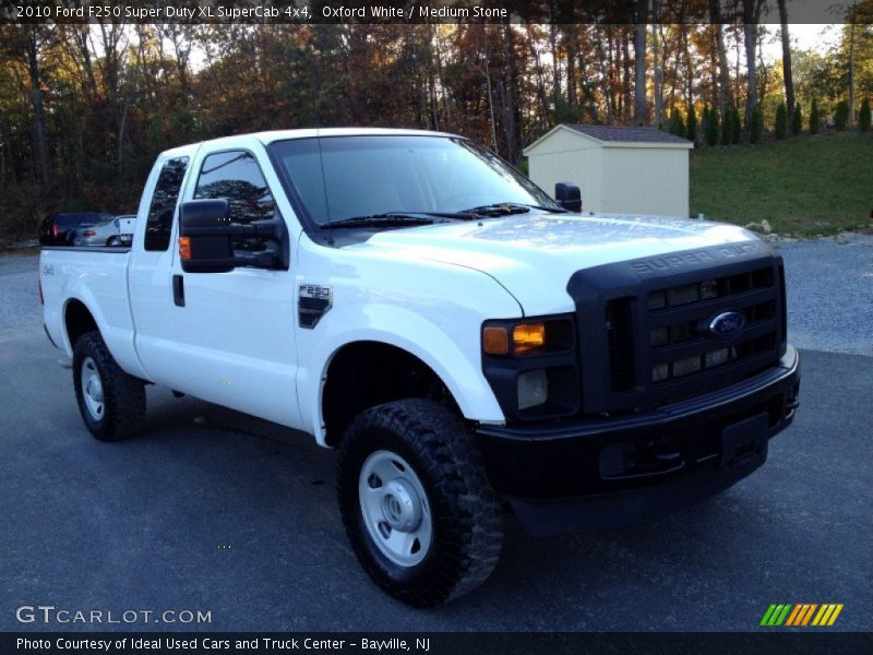 Front 3/4 View of 2010 F250 Super Duty XL SuperCab 4x4