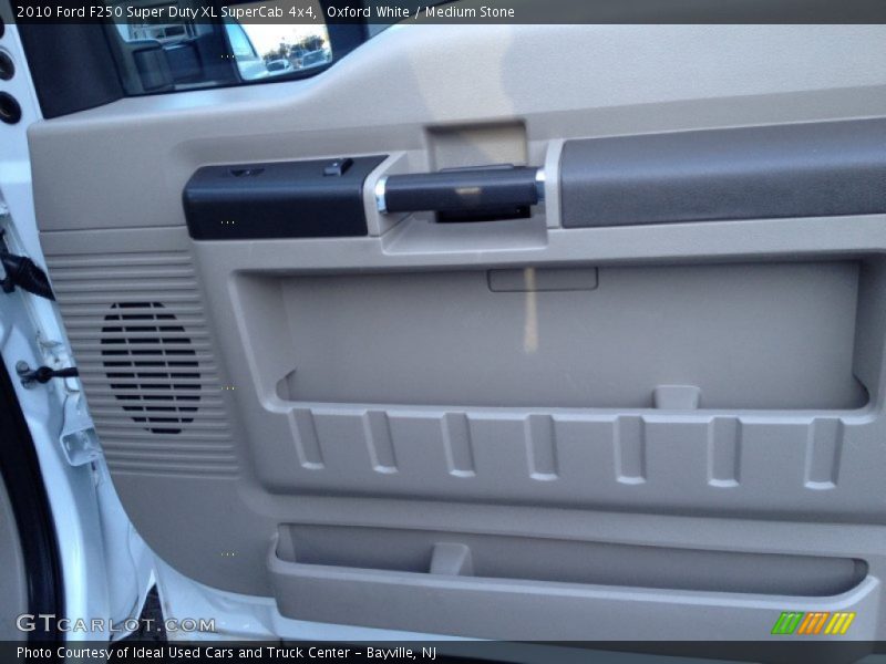 Oxford White / Medium Stone 2010 Ford F250 Super Duty XL SuperCab 4x4