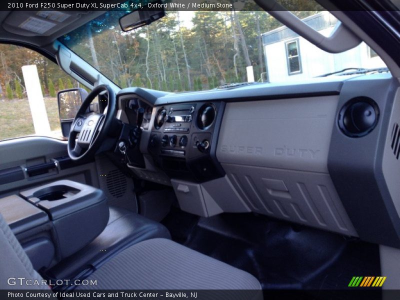 Oxford White / Medium Stone 2010 Ford F250 Super Duty XL SuperCab 4x4