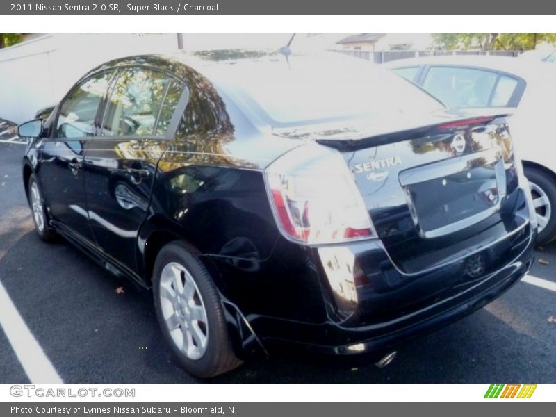 Super Black / Charcoal 2011 Nissan Sentra 2.0 SR