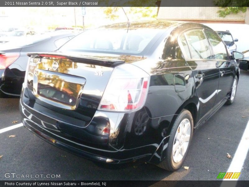 Super Black / Charcoal 2011 Nissan Sentra 2.0 SR