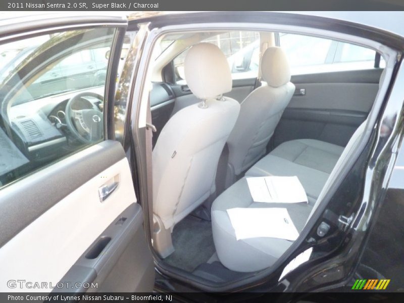 Super Black / Charcoal 2011 Nissan Sentra 2.0 SR
