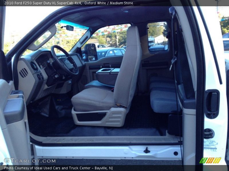 Oxford White / Medium Stone 2010 Ford F250 Super Duty XL SuperCab 4x4