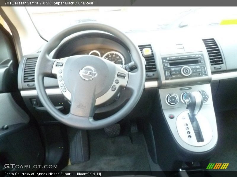Super Black / Charcoal 2011 Nissan Sentra 2.0 SR