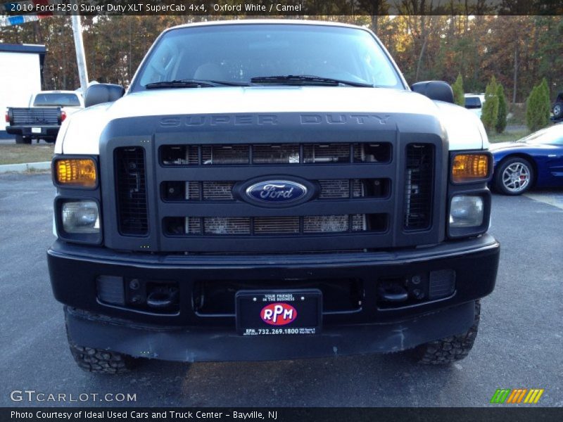 Oxford White / Camel 2010 Ford F250 Super Duty XLT SuperCab 4x4