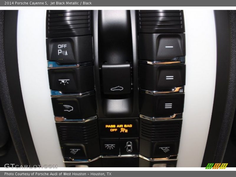 Jet Black Metallic / Black 2014 Porsche Cayenne S