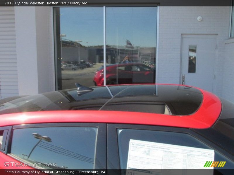 Boston Red / Black/Red 2013 Hyundai Veloster