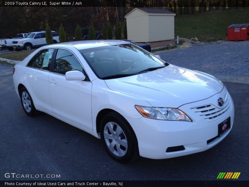 Super White / Ash 2009 Toyota Camry LE