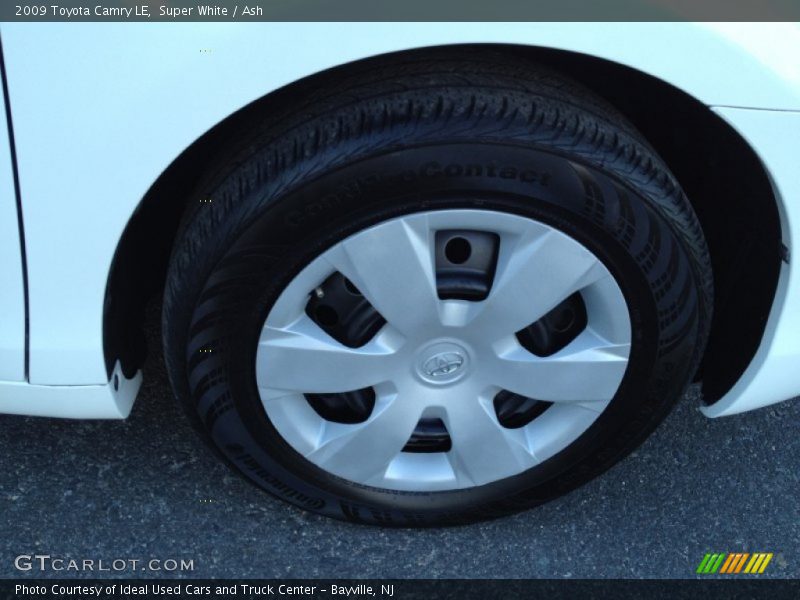 Super White / Ash 2009 Toyota Camry LE