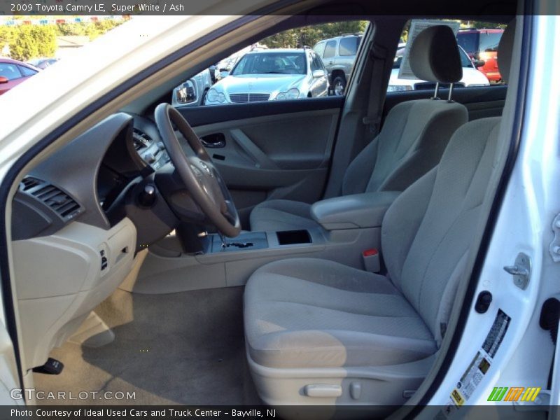 Super White / Ash 2009 Toyota Camry LE