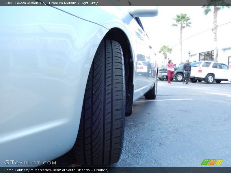 Titanium Metallic / Light Gray 2006 Toyota Avalon XLS