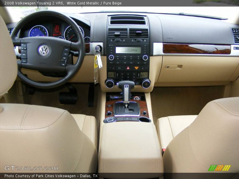 White Gold Metallic / Pure Beige 2008 Volkswagen Touareg 2 VR6