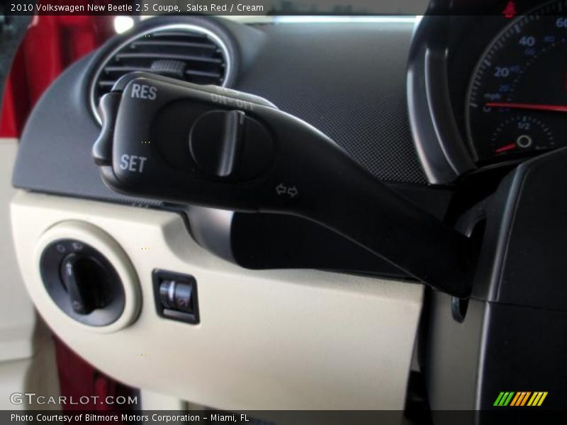 Salsa Red / Cream 2010 Volkswagen New Beetle 2.5 Coupe
