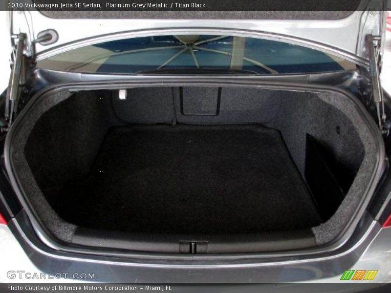 Platinum Grey Metallic / Titan Black 2010 Volkswagen Jetta SE Sedan