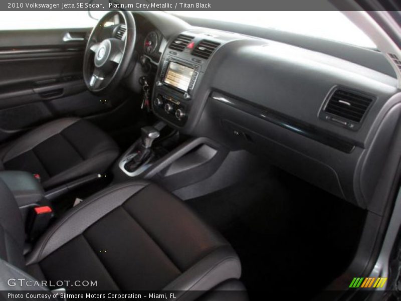 Platinum Grey Metallic / Titan Black 2010 Volkswagen Jetta SE Sedan