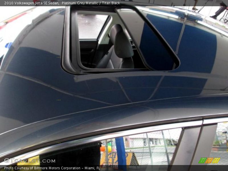 Platinum Grey Metallic / Titan Black 2010 Volkswagen Jetta SE Sedan