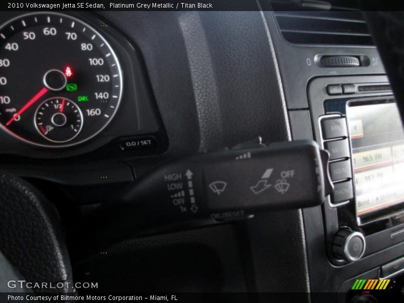 Platinum Grey Metallic / Titan Black 2010 Volkswagen Jetta SE Sedan