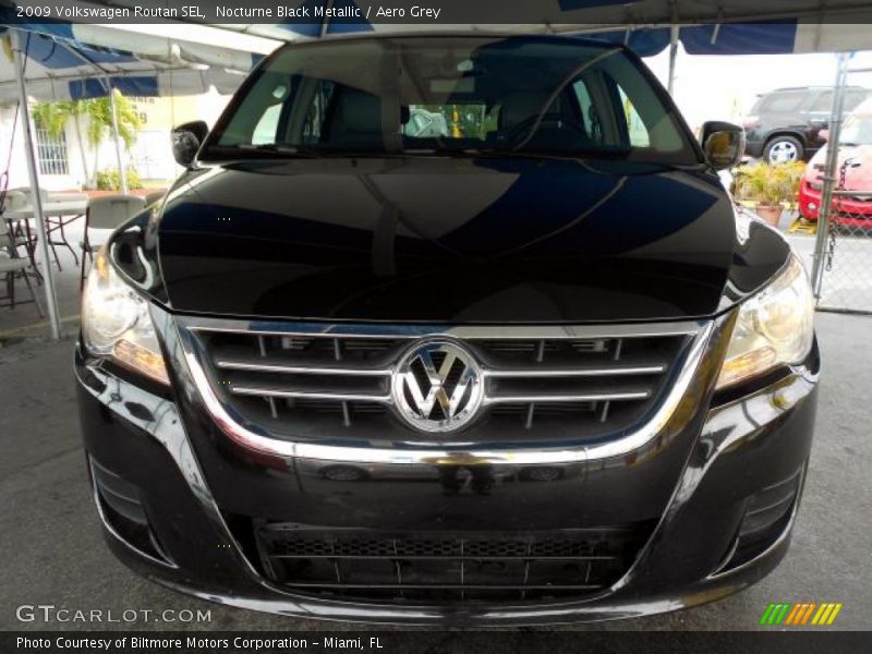 Nocturne Black Metallic / Aero Grey 2009 Volkswagen Routan SEL