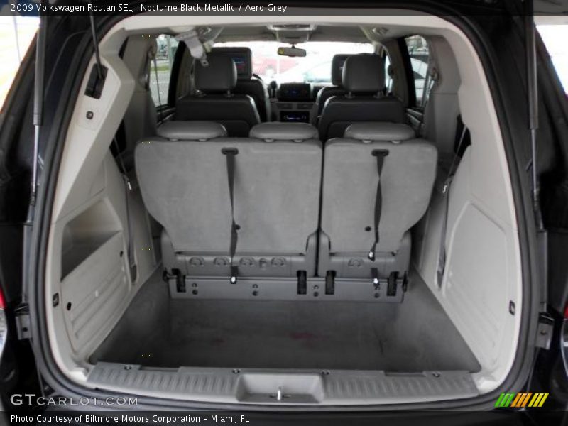Nocturne Black Metallic / Aero Grey 2009 Volkswagen Routan SEL