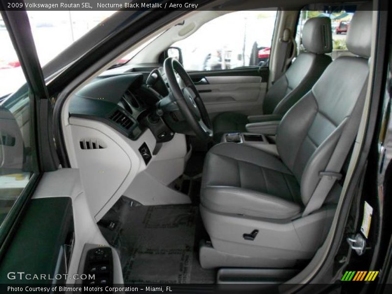 Nocturne Black Metallic / Aero Grey 2009 Volkswagen Routan SEL