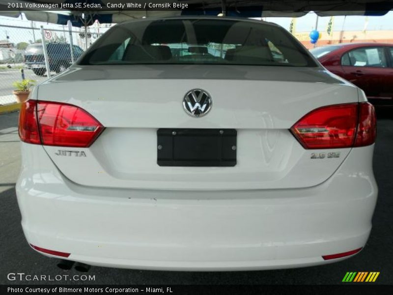 Candy White / Cornsilk Beige 2011 Volkswagen Jetta SE Sedan