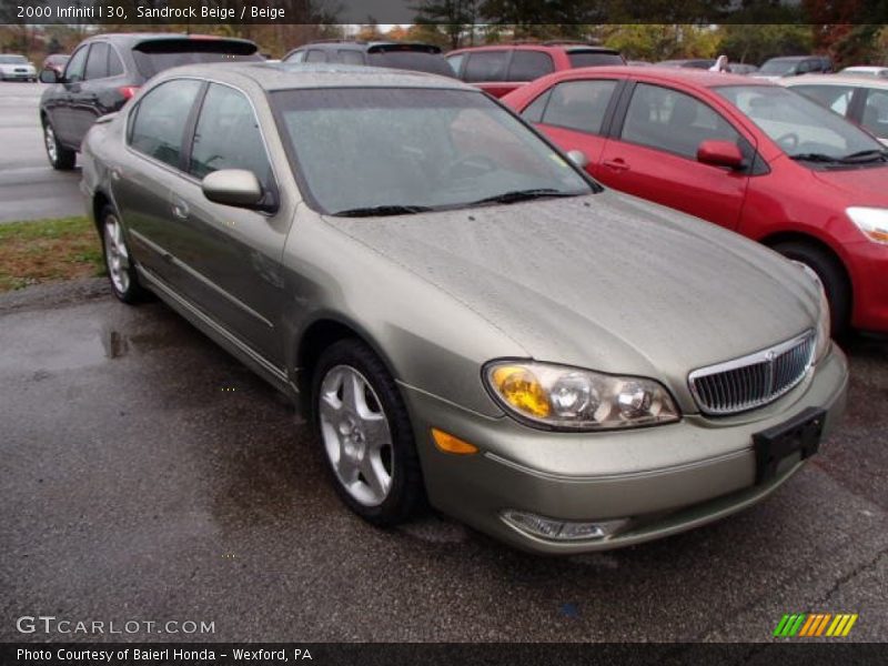 Front 3/4 View of 2000 I 30